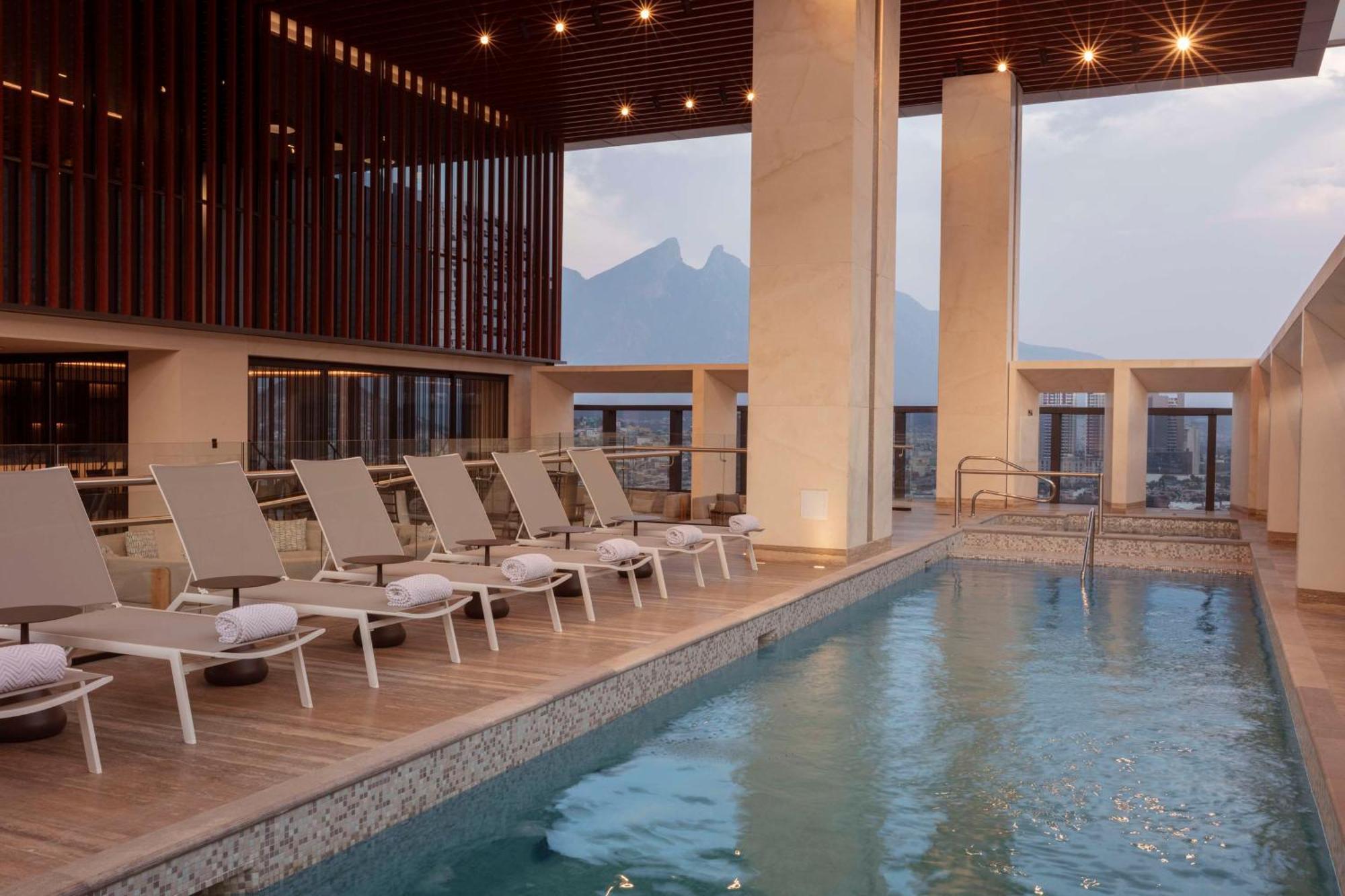 Hilton Monterrey Valle エクステリア 写真